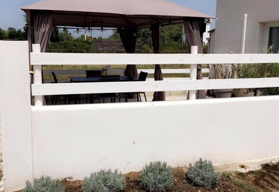 Les Maisons Du Paty Arlés Exterior foto