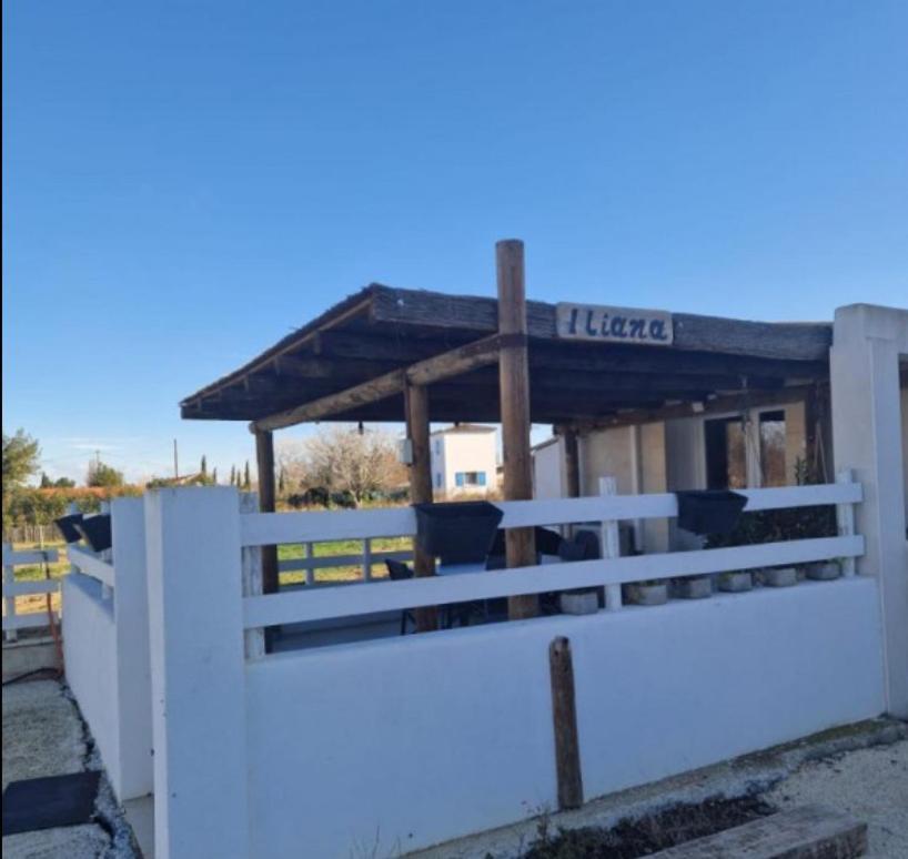 Les Maisons Du Paty Arlés Exterior foto